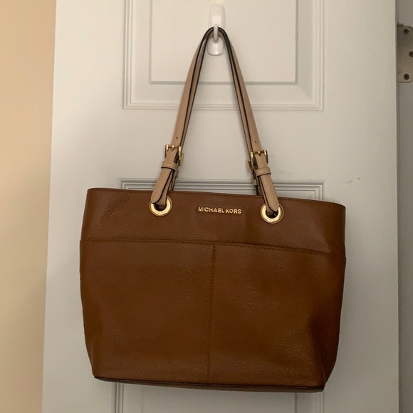 Michael Kors Handbags - Michael Kors shoulder purse